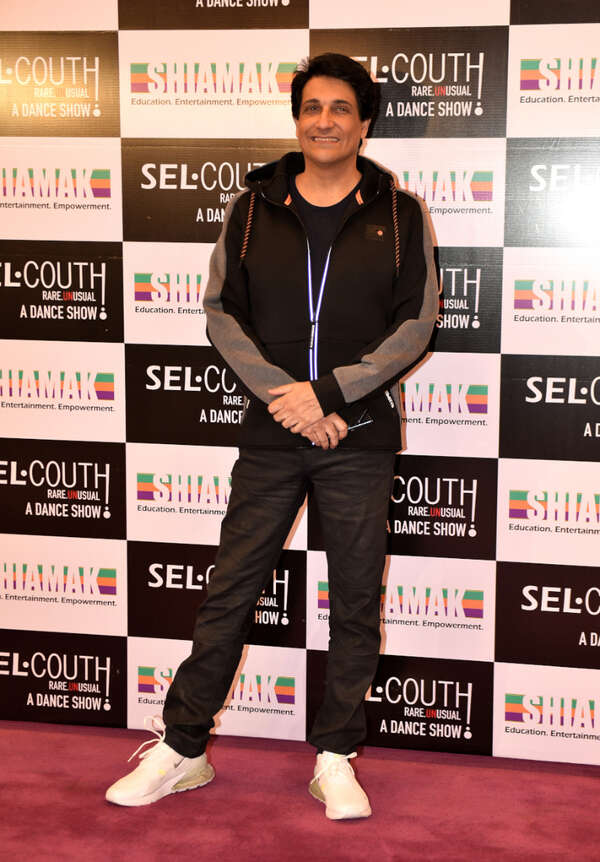 <a class="_64-f" href="https://www.facebook.com/shiamakofficial/"></a>Shiamak