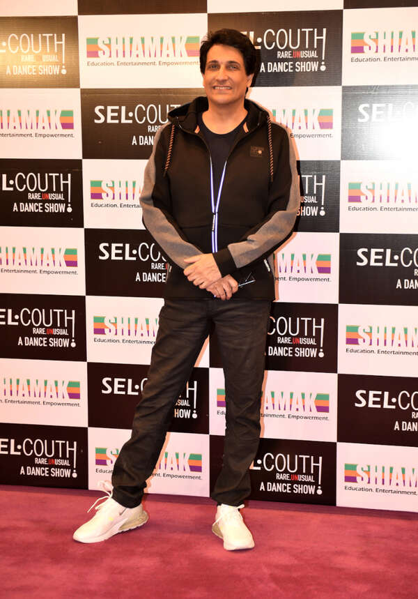 <a class="_64-f" href="https://www.facebook.com/shiamakofficial/"></a>Shiamak