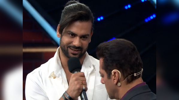 His behaviour depends on the contestants