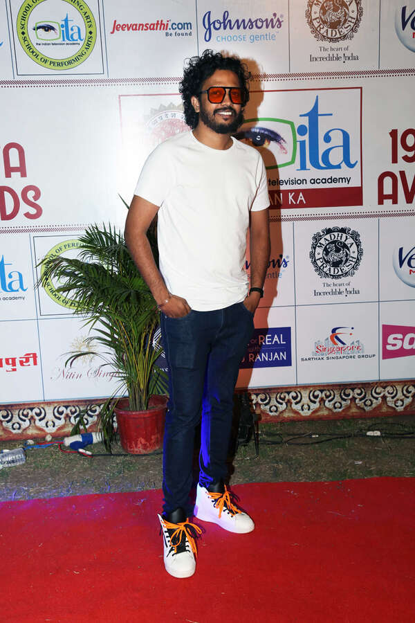 Nakash Aziz Photos