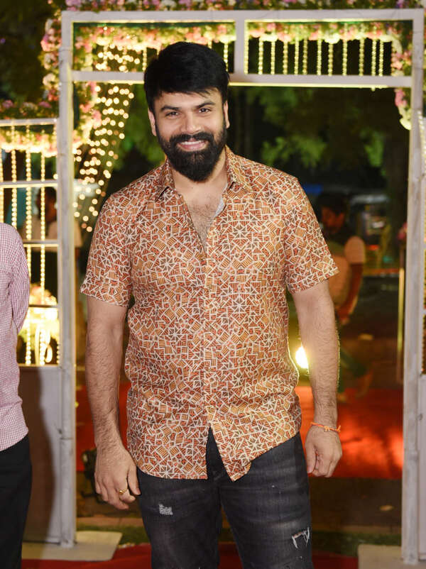 Ashwin Babu Images
