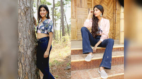 8. Flaunting the well-toned midriff