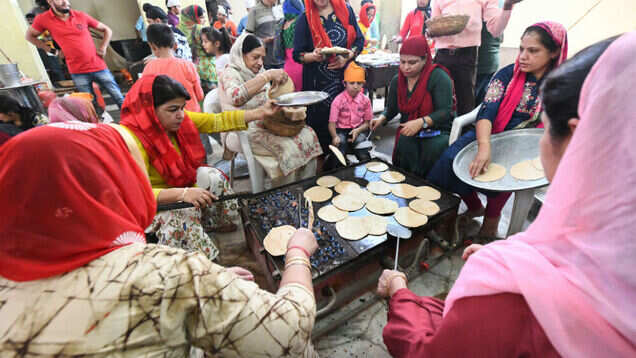 A Gurdwara in Punjab where Emperor Akbar ate at the langar with common men