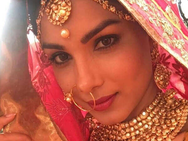 Monica Gill Photos