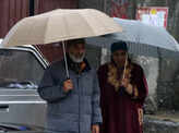 Rainfall in Srinagar, snowfall in upper reaches