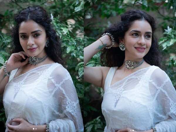Sukhada Khandkekar Wallpapers