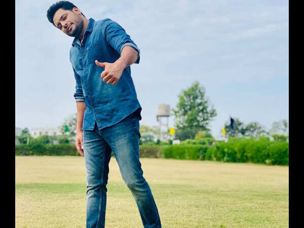 Dev Kharoud Stills