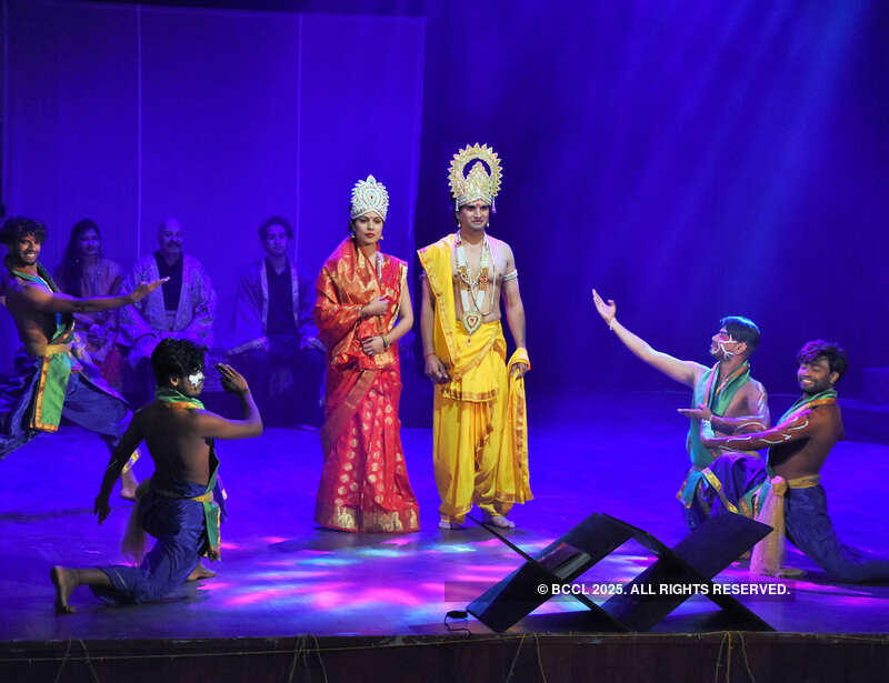 Dastaan-e-Ram: A play