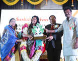 Nandita Das gets felicitated with Sankalp Sanjeevani Puraskar