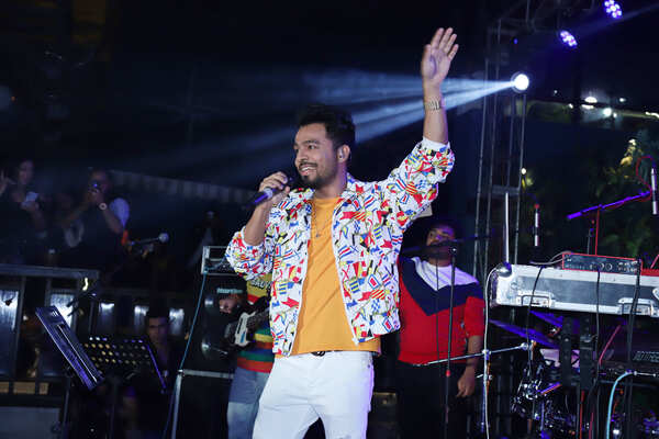 Tony Kakkar Photos