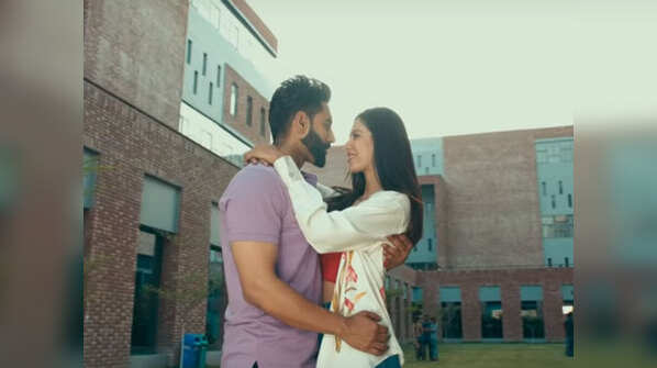 Sonam Bajwa: “Yaadi.. mere na bahut chote je supne aa.. tu imaandaari di naukri kare.. sada chota jeya ghar hove, do bche hon, aapaa khush rhiye”