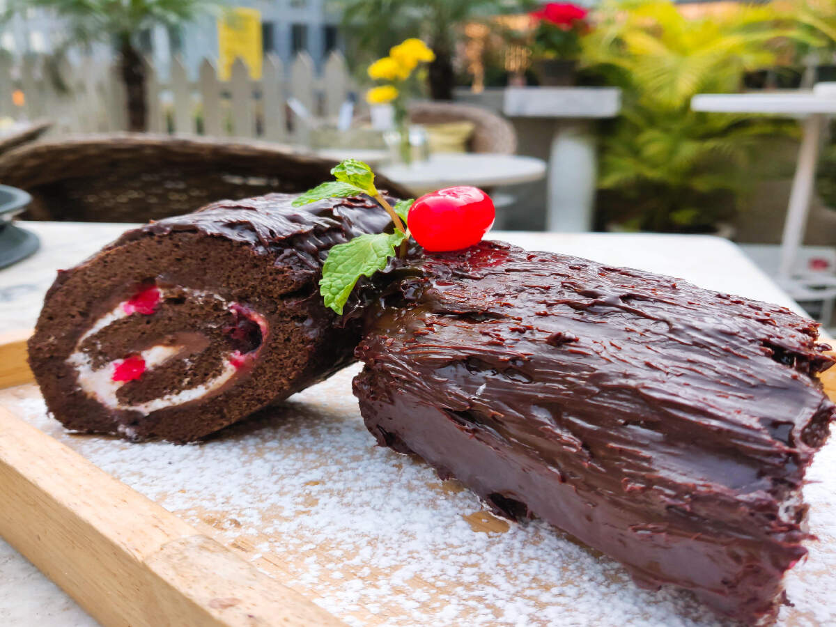 Yule Log Recipe How To Make Yule Log Recipe Homemade Yule Log Recipe