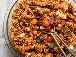 Pasta salad with sun-dried tomatoes