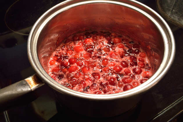 Prepare cranberry sauce