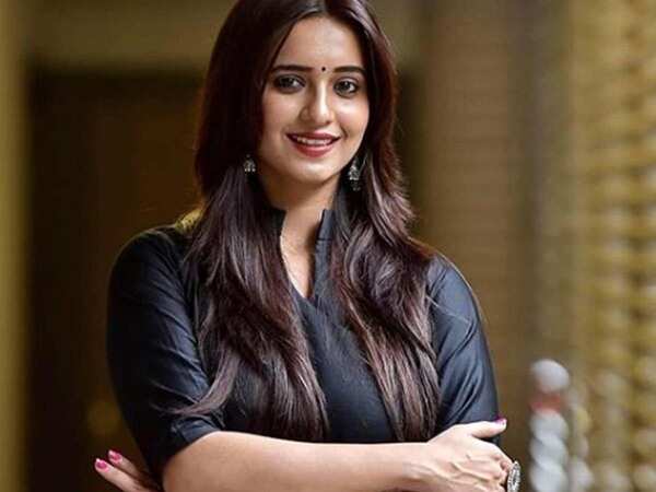 Shivani Surve Pictures