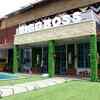 <i class="tbold">bigg boss house</i>
