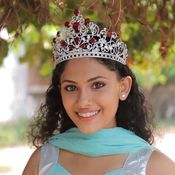 Aayushi Dholakia Wallpapers
