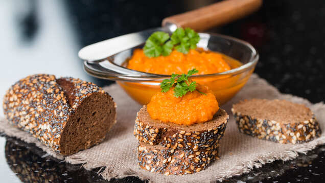 Caviar, the Russian black gold you would love to eat