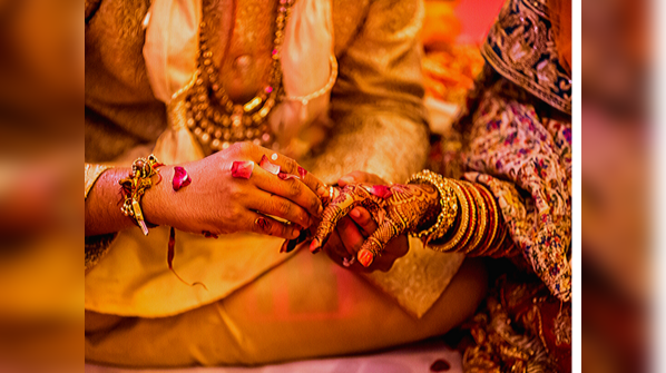 How to spot a fake account on matrimonial websites?