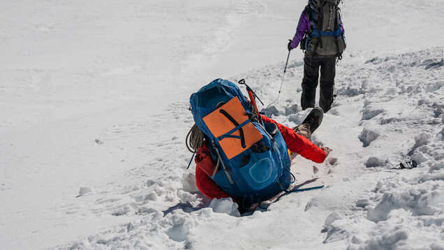 Nepal government resumes search for avalanche-hit trekkers