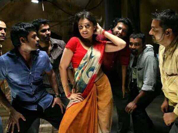Saroja Wallpapers