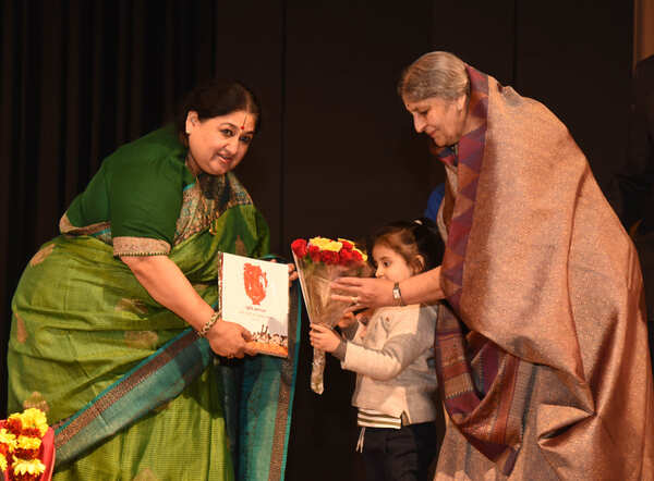 Shubha Mudgal Pictures