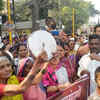 Article image for: Flood-affected residents demand compensation at Dhandekar Bridge in Pune