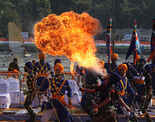 In pics: Indian commandos display thrilling stunts at Defence Expo