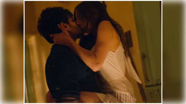 Sara Ali Khan-Kartik Aaryan in 'Love Aaj Kal'