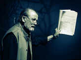 Pankaj Kapur narrates a story of women empowerment