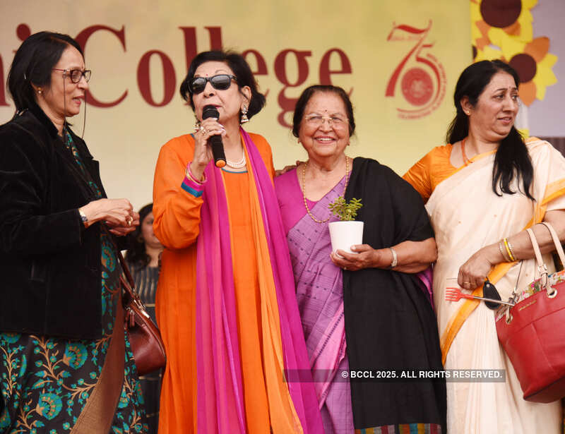 Alumni meet, farewell and fashion show at Maharani's fest Veethika 2020