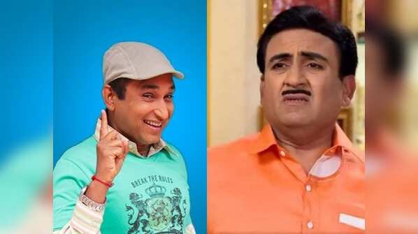 Sundarlal finally paying all the dues to Jethalal