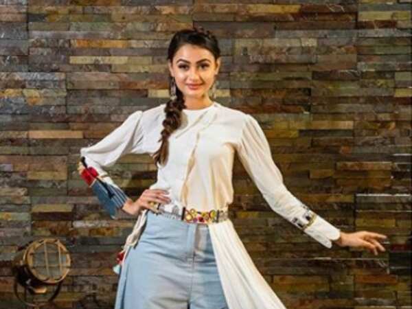Janki Bodiwala Pictures