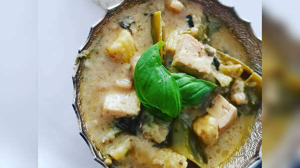 Green Thai Tofu Curry and Rice