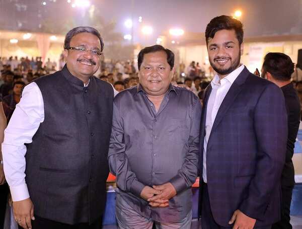 Kharaj Mukherjee