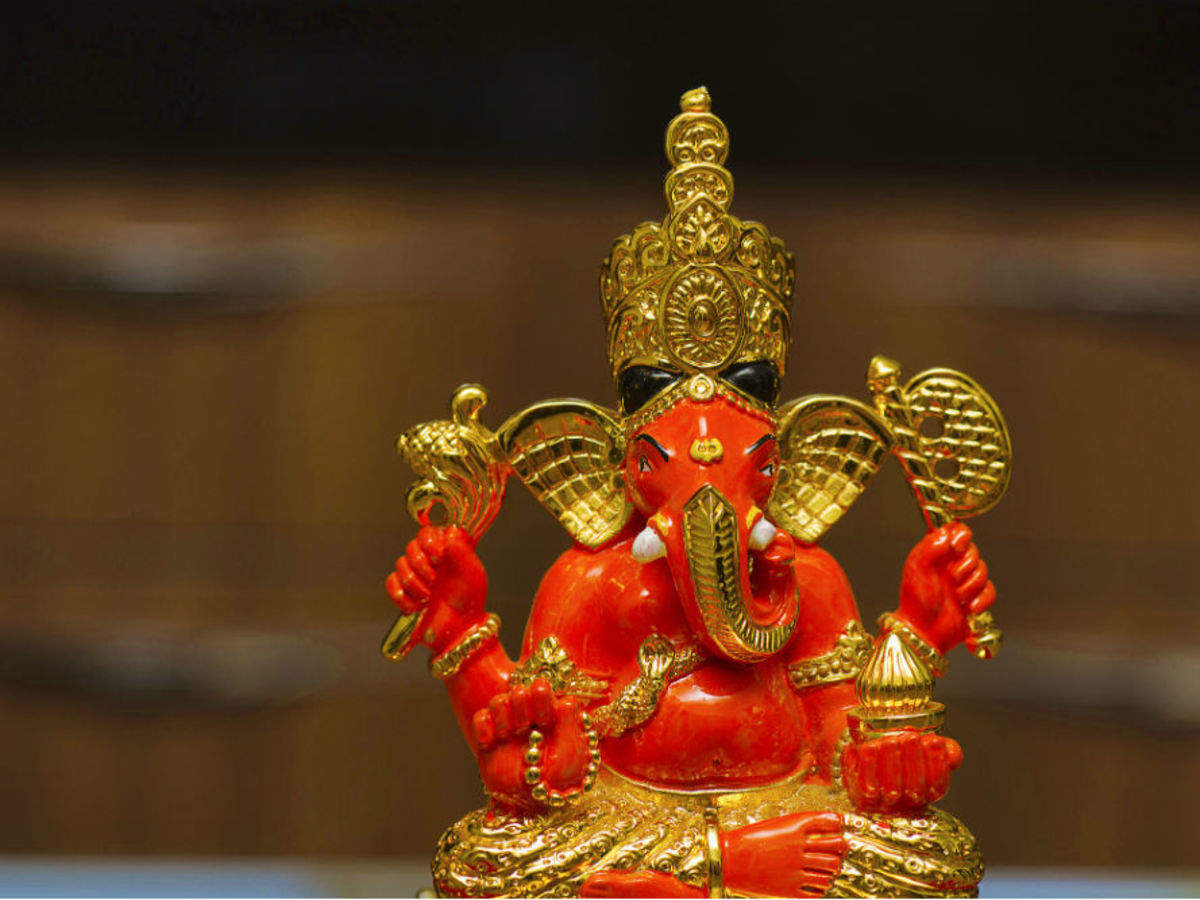 COVID-19: Siddhivinayak Ganapati temple shows generosity by ...