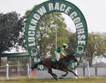 Lucknowites high on fashion and fun at this horse race