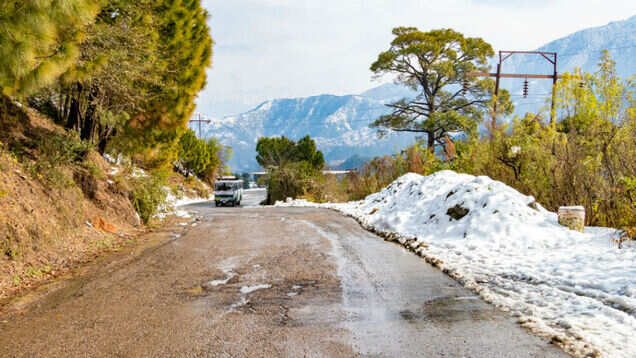 Himachal Pradesh bans entry of non-sanitised vehicles from other states