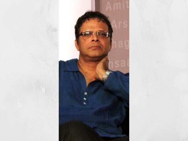 Jerry Pinto Stills
