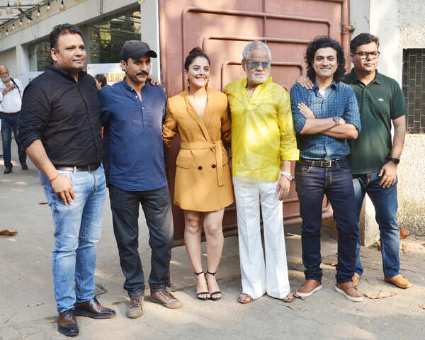 Hardik Mehta Pictures