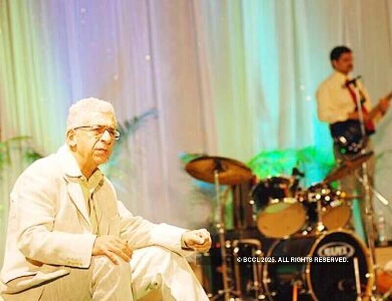 Play: 'Ye kon Chitrakar hain'