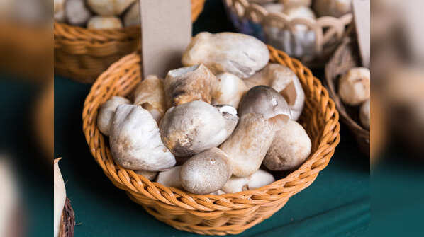 Paddy Straw Mushrooms