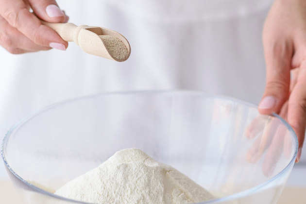 Mixing-yeast-with-flour