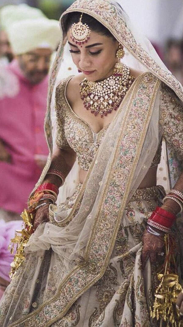 Amrita Puri Photos