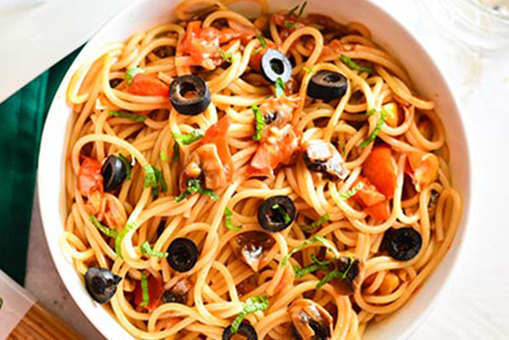 One Pot Pasta with Olives and Mushrooms
