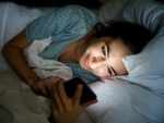 Using phone right before sleeping
