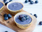 Vegan mini blueberry cheesecakes