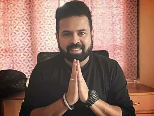 Santhosh Ananddram Images