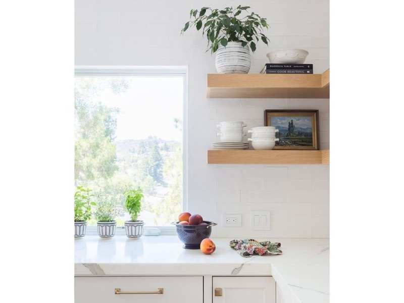 Tips On Perfectly Decorating The Tops Of Your Empty Kitchen