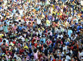 Coronavirus lockdown: Thousands of migrants gather at Mumbai's Bandra station